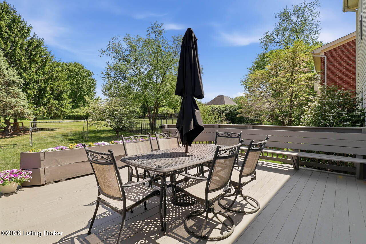 2905 Lake Vista Dr