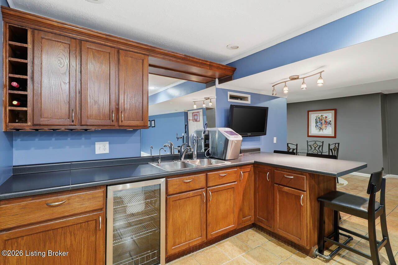 2905 Lake Vista Dr