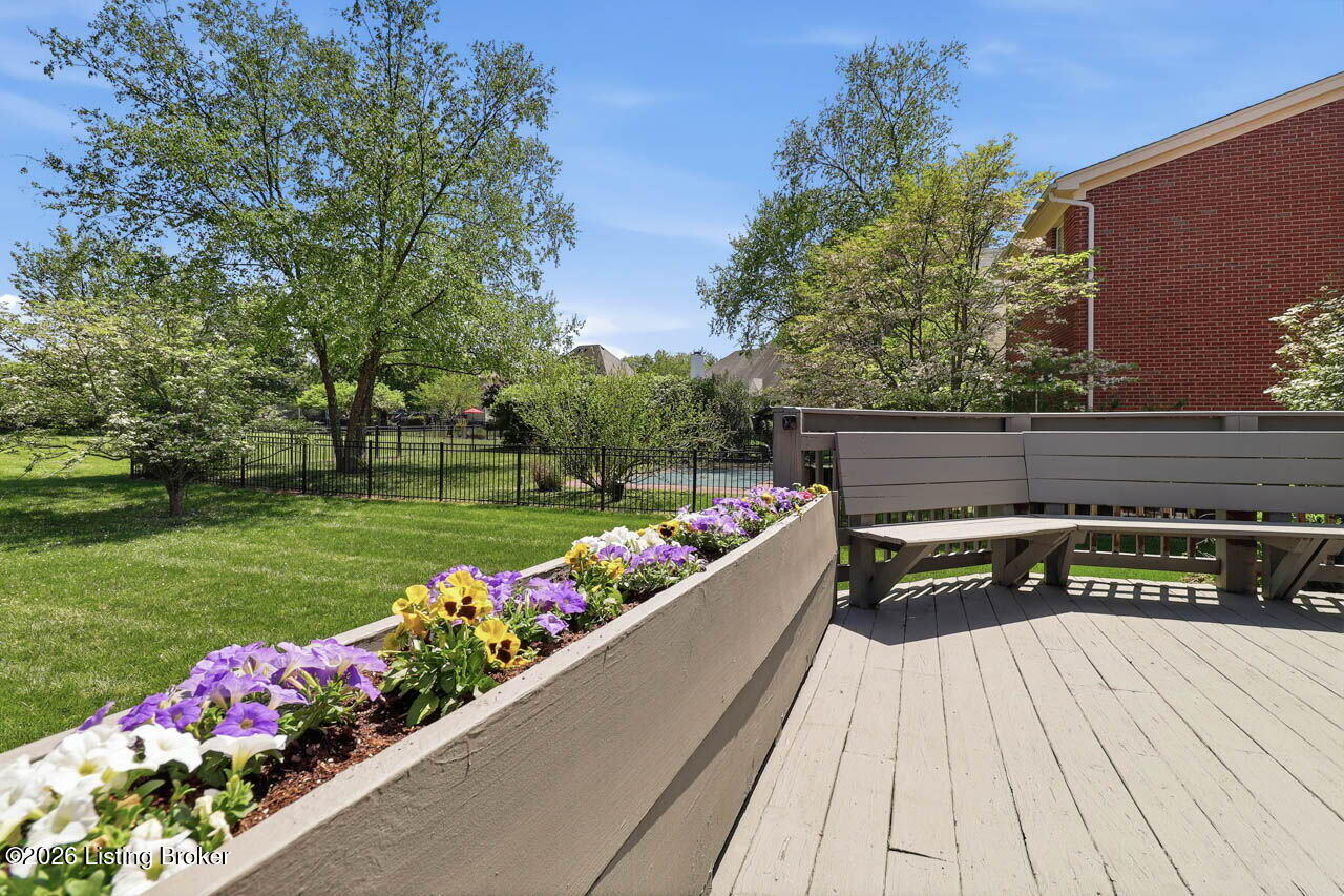 2905 Lake Vista Dr