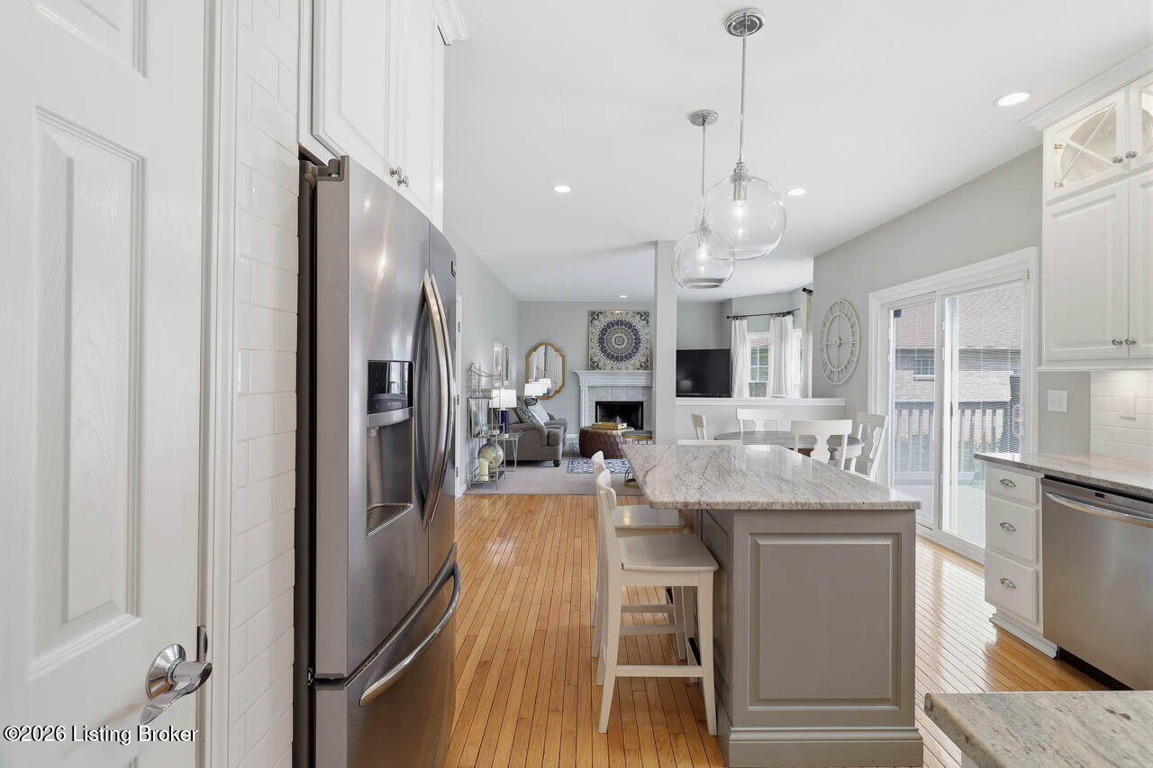 2905 Lake Vista Dr