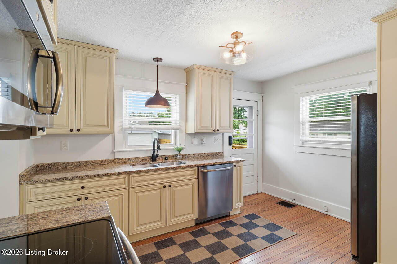 1521 Belmar Dr
