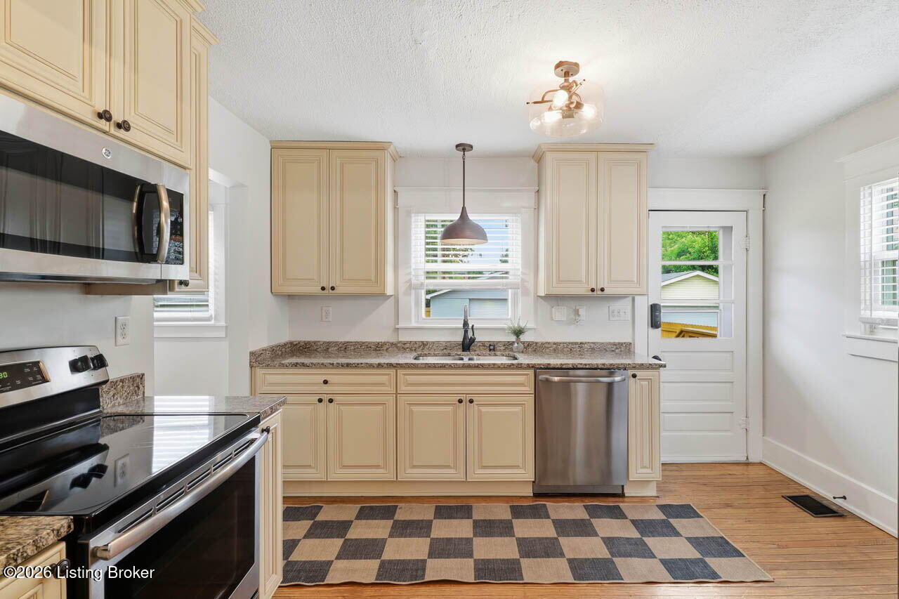 1521 Belmar Dr
