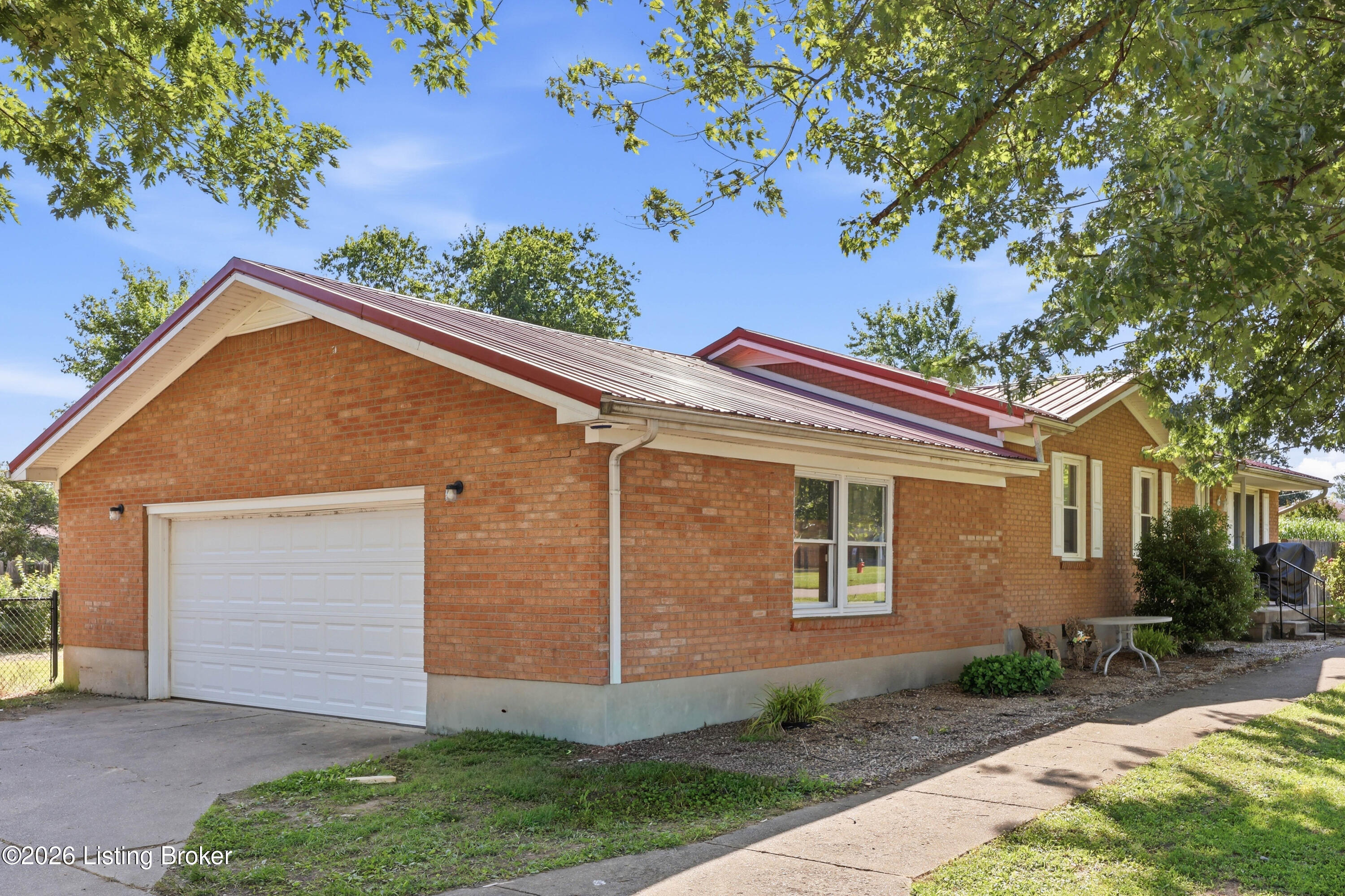 370 Concord Dr