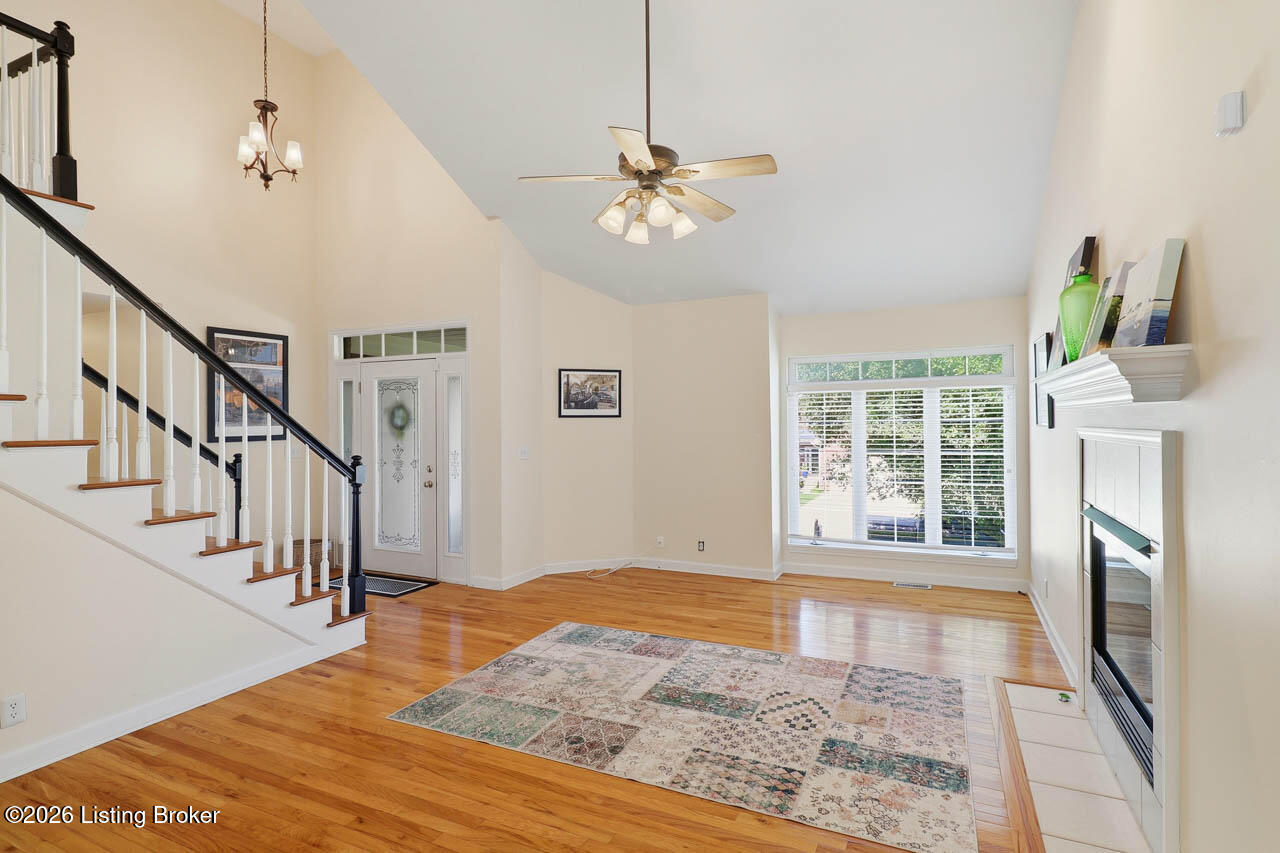 5104 Silverton Ln