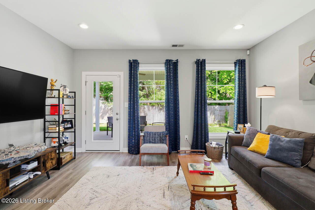 6502 Oak Village Dr