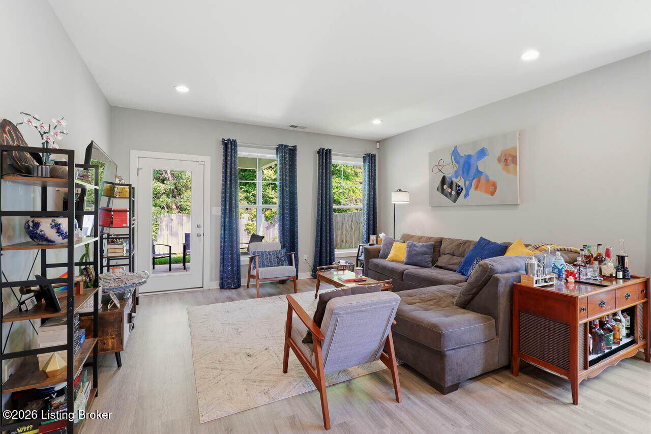 6502 Oak Village Dr