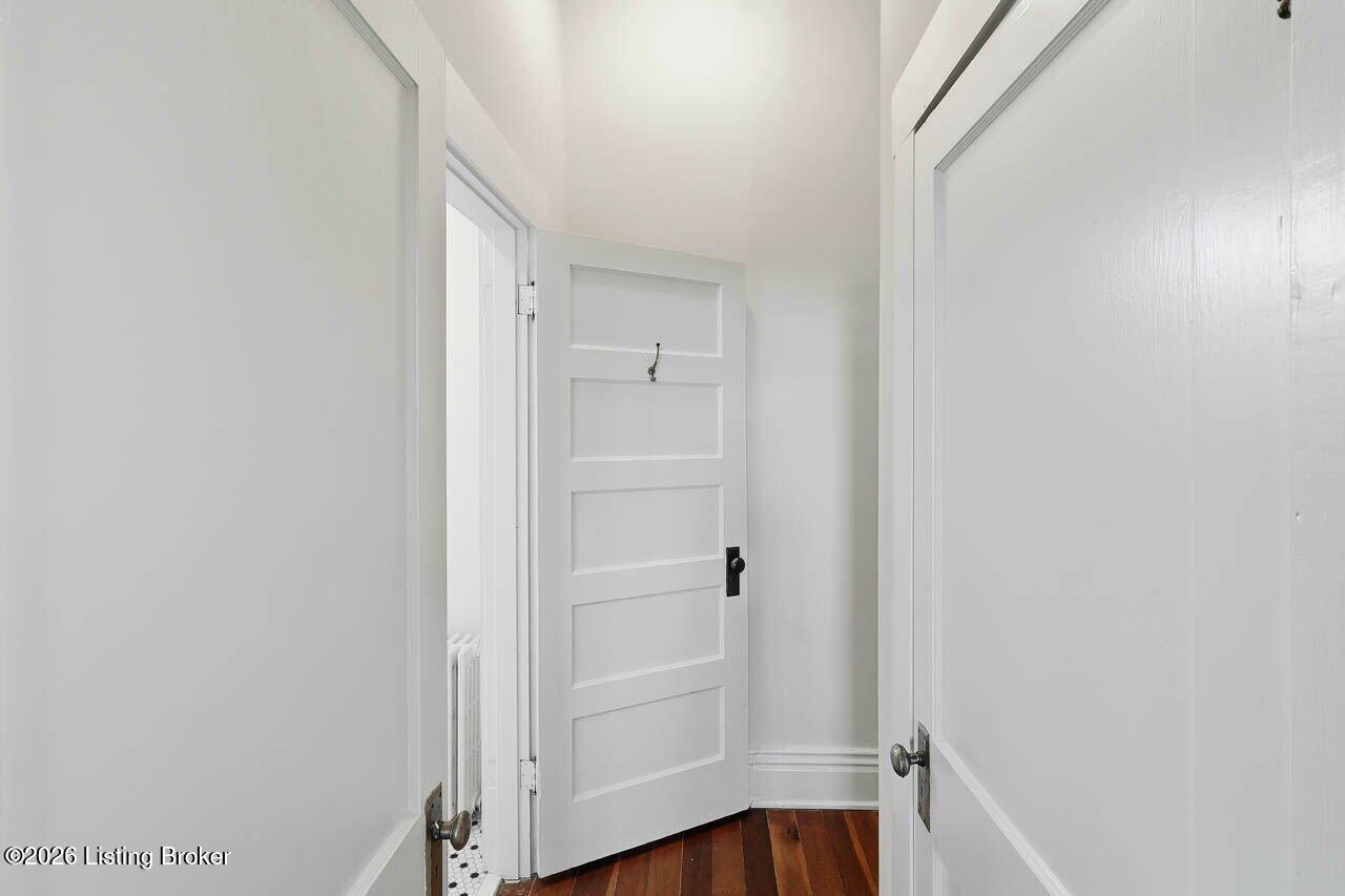 559 N Main St