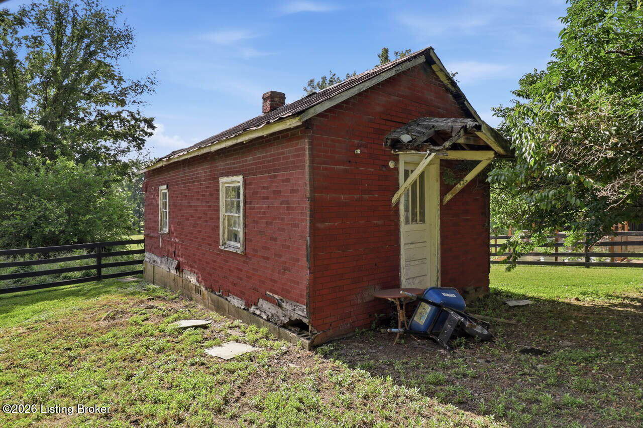 559 N Main St