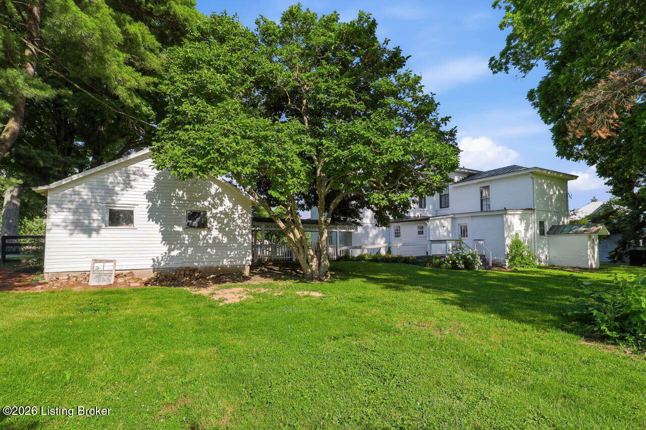 559 N Main St