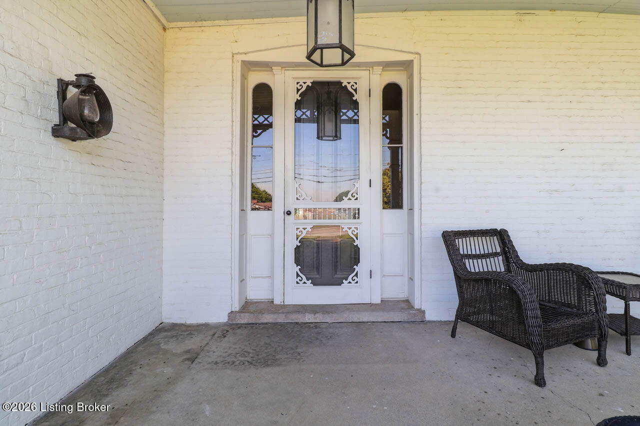 559 N Main St