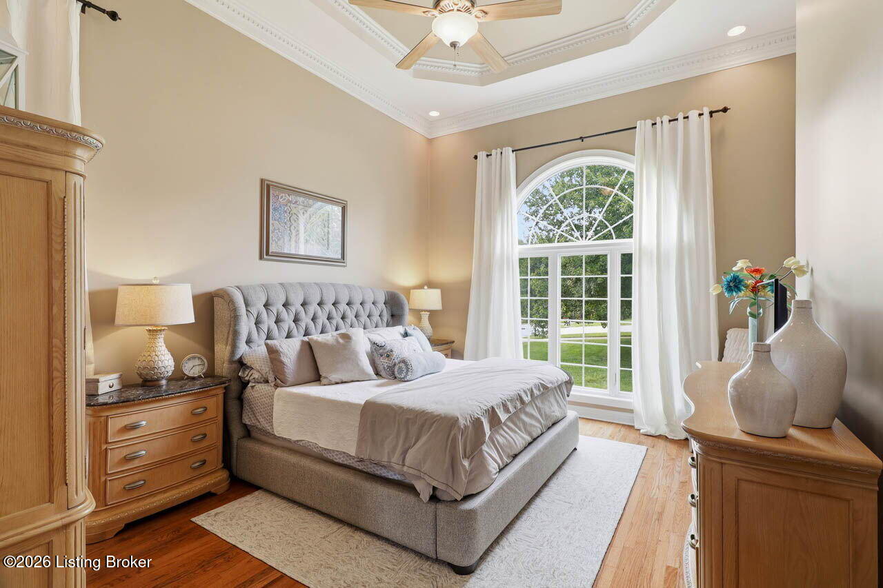 242 White Oak Dr