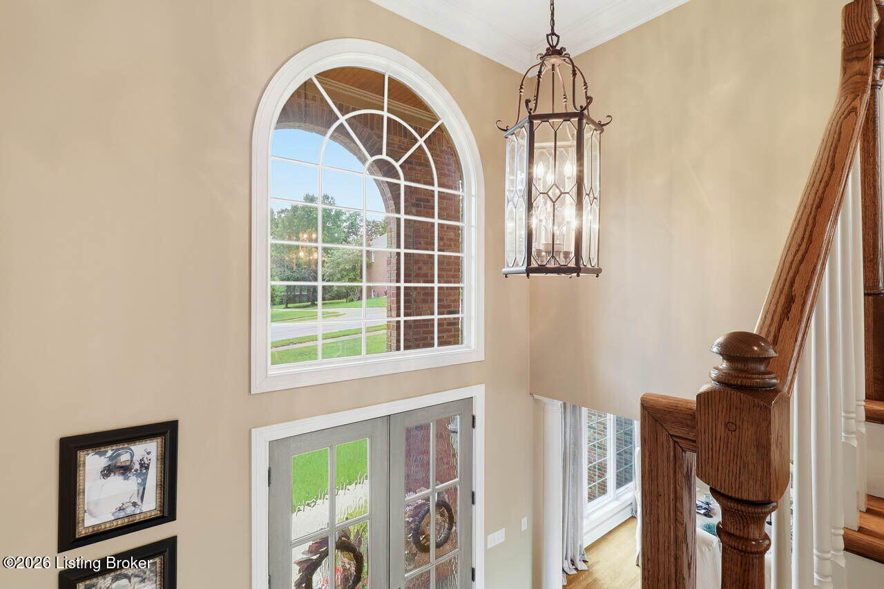 242 White Oak Dr