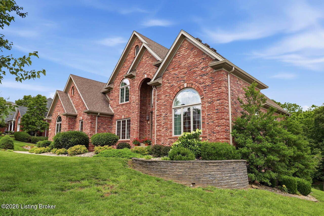 242 White Oak Dr