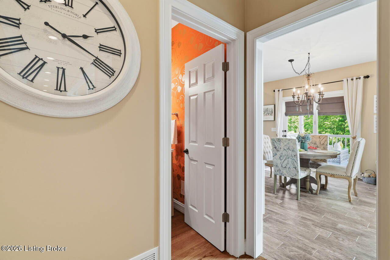 242 White Oak Dr