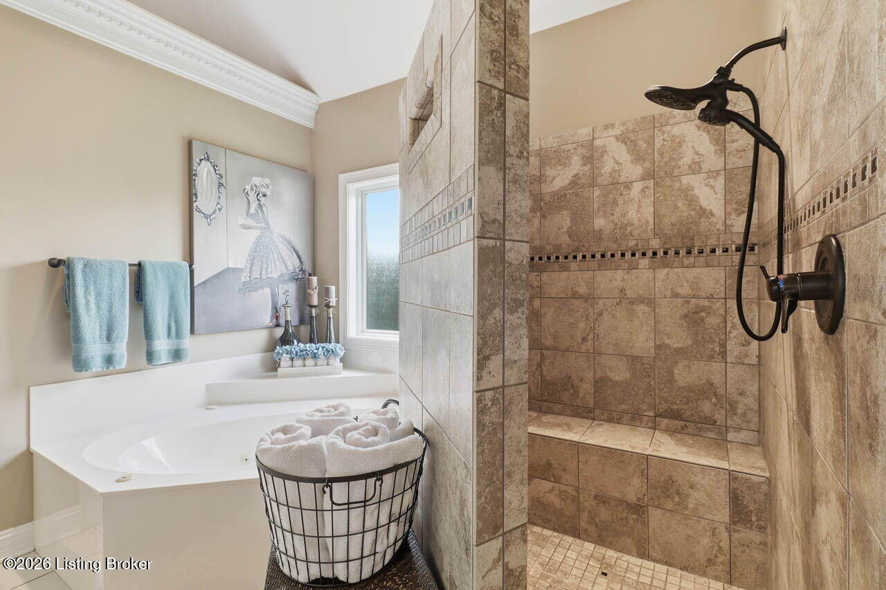 242 White Oak Dr