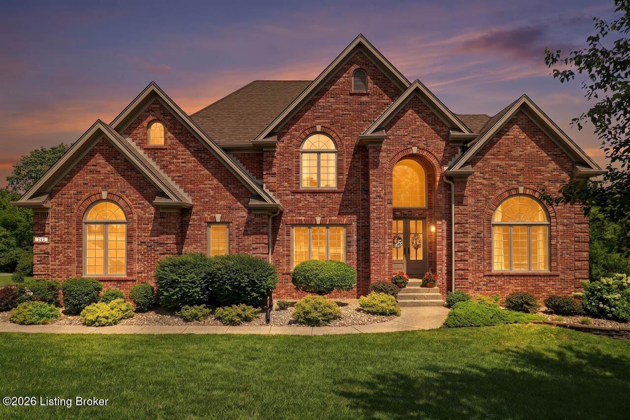 242 White Oak Dr