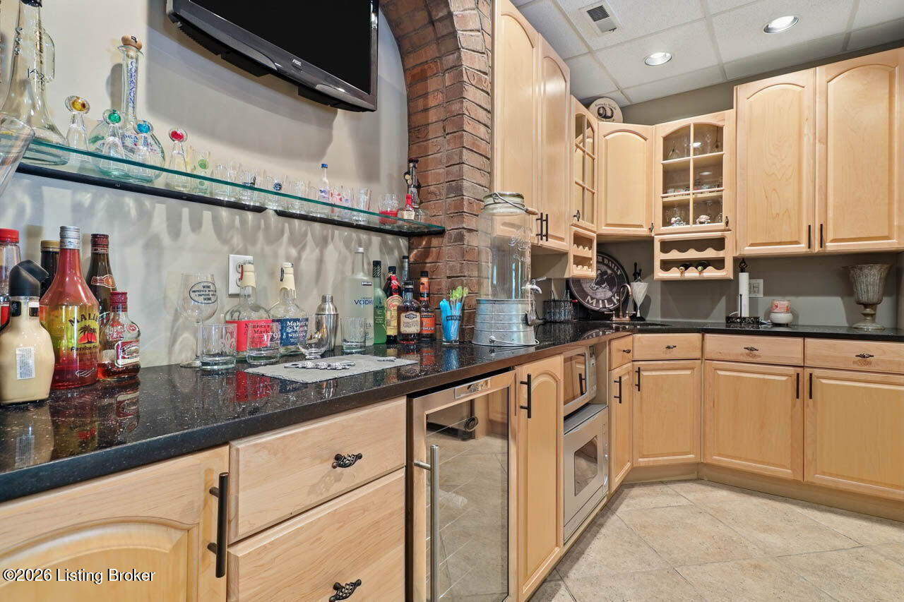 242 White Oak Dr