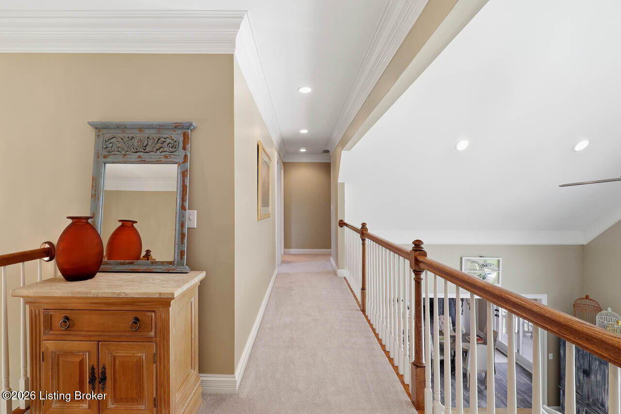 242 White Oak Dr