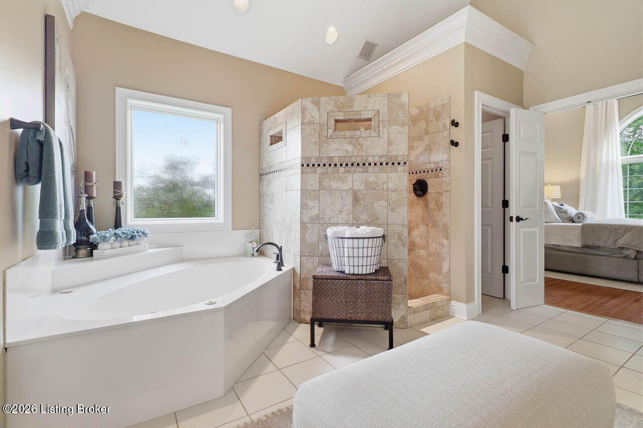 242 White Oak Dr