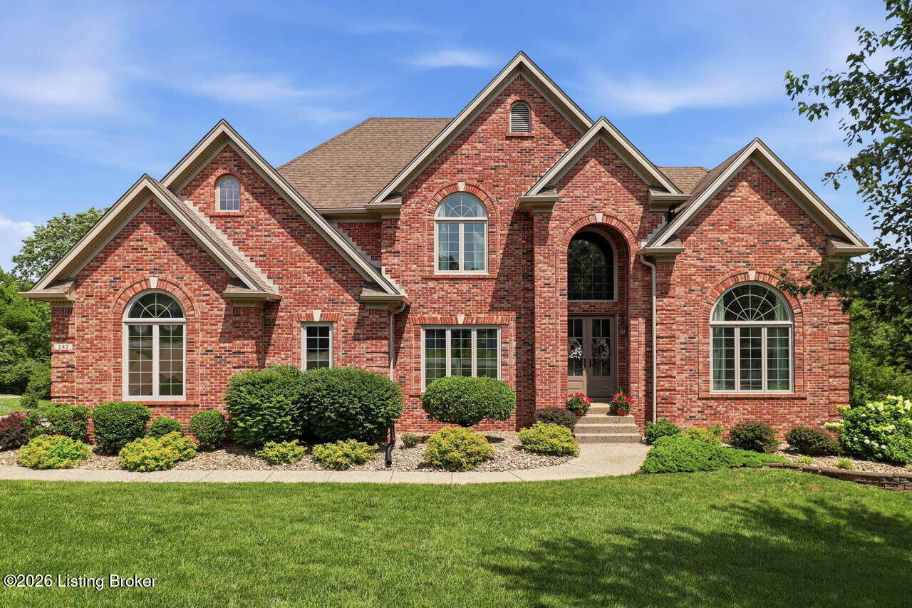 242 White Oak Dr