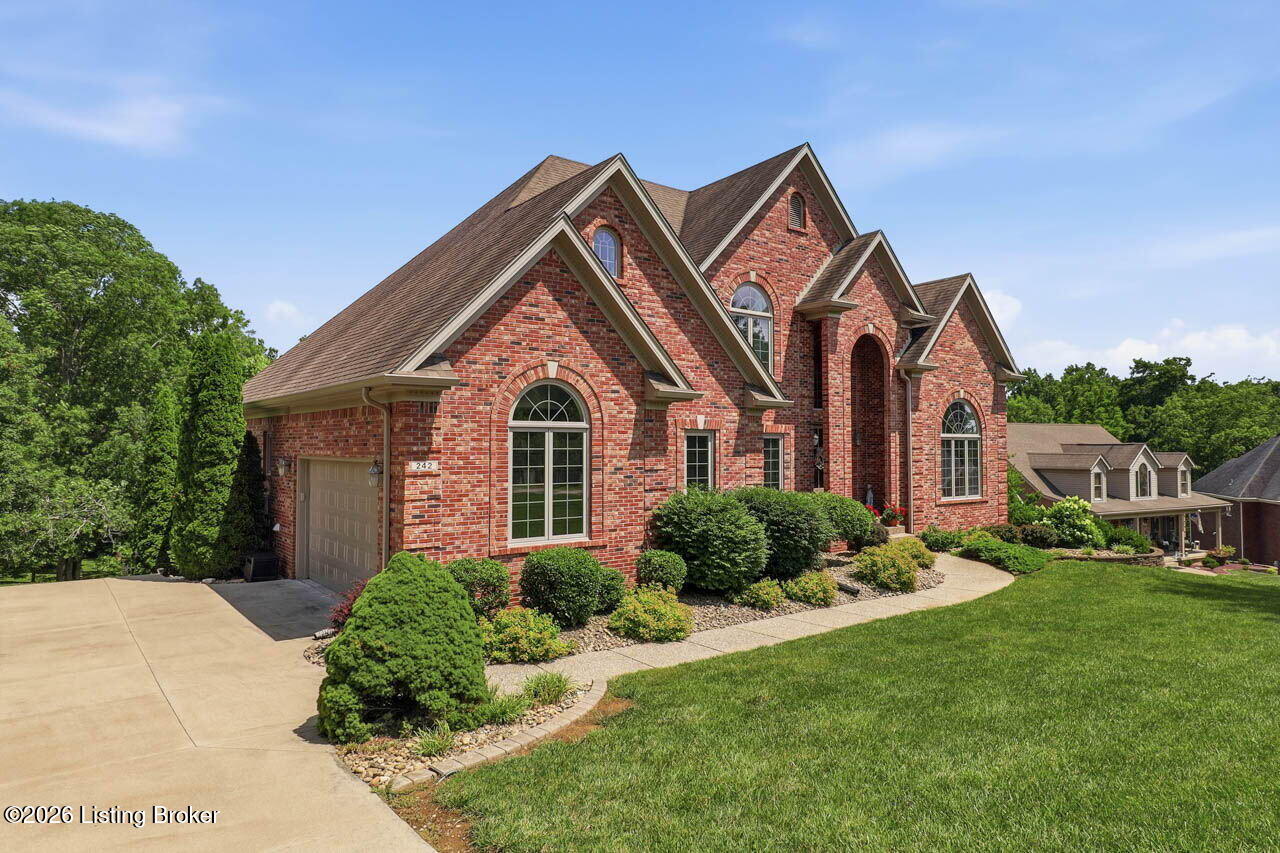 242 White Oak Dr
