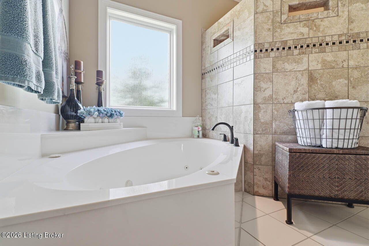 242 White Oak Dr