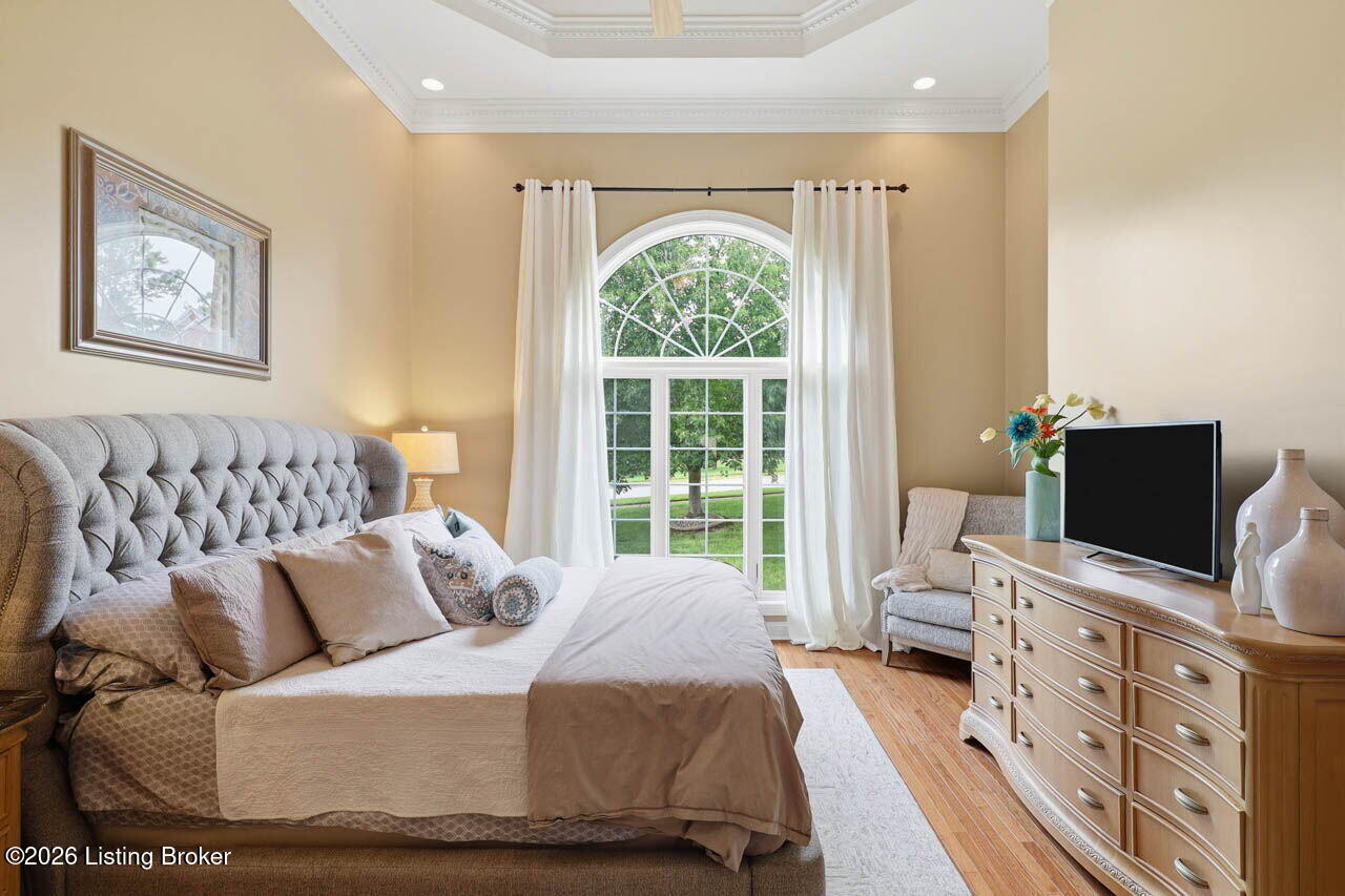 242 White Oak Dr