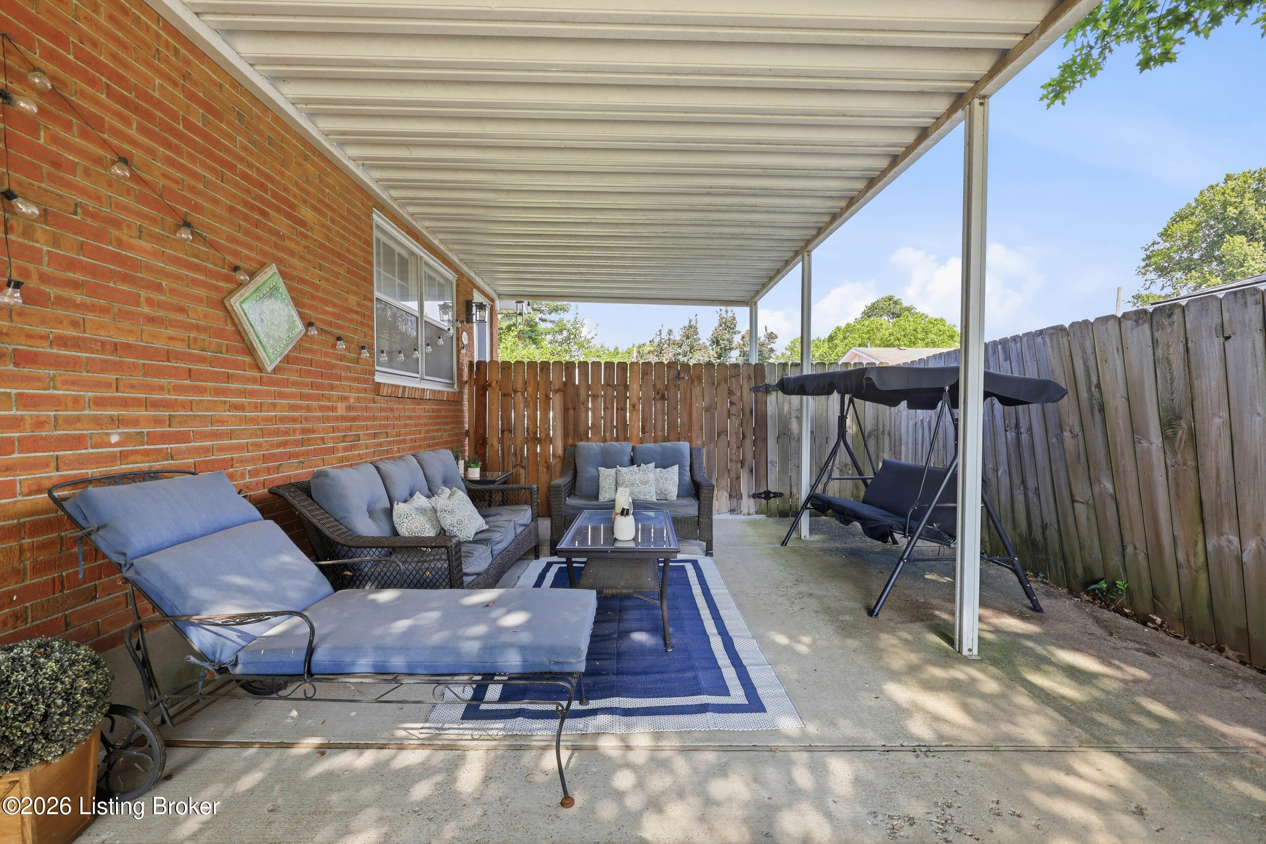 4302 Leaf Dr