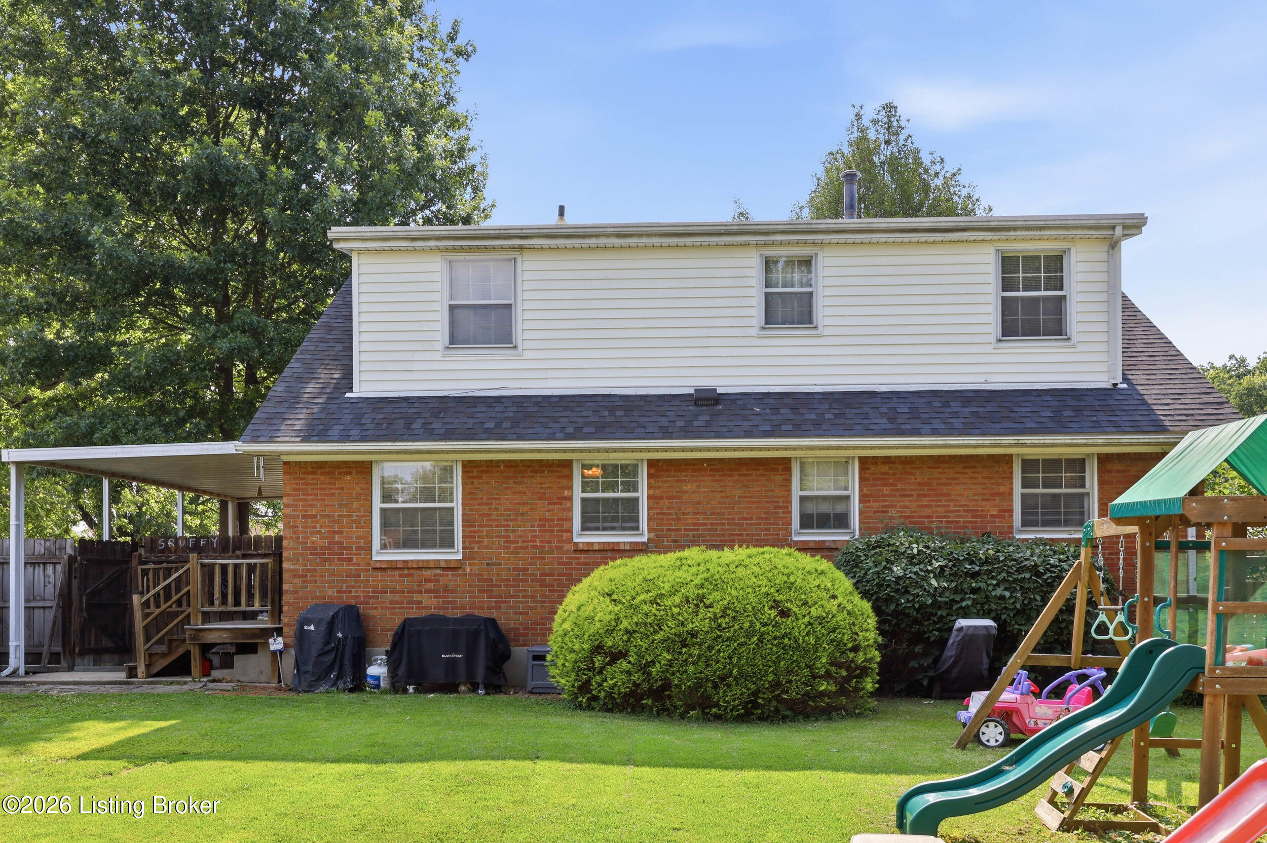 4302 Leaf Dr