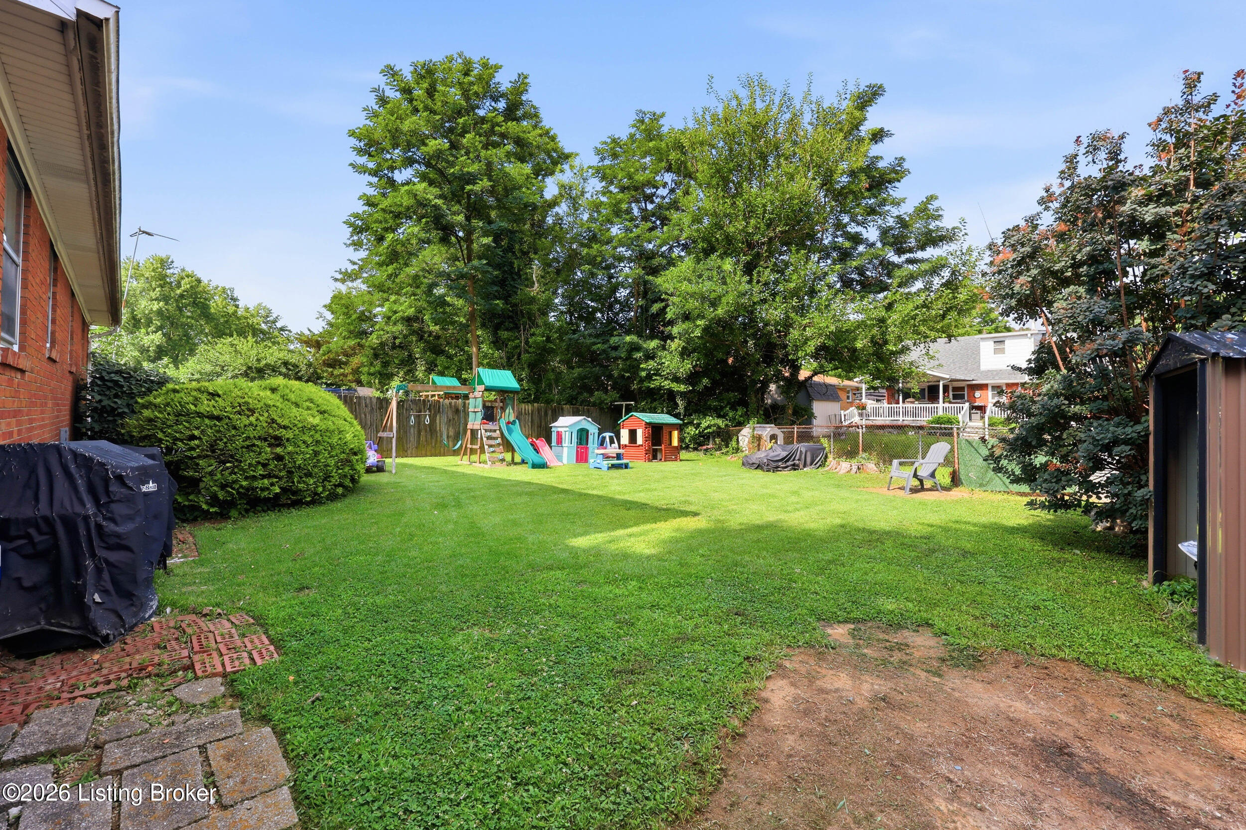 4302 Leaf Dr