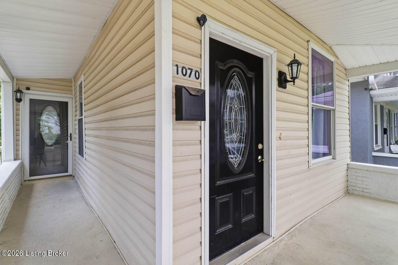 1070 Highland Ave