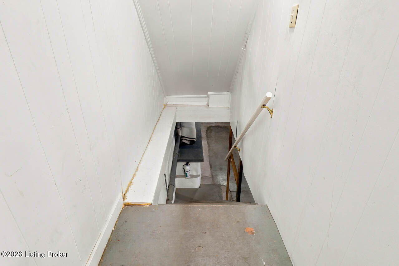 1070 Highland Ave