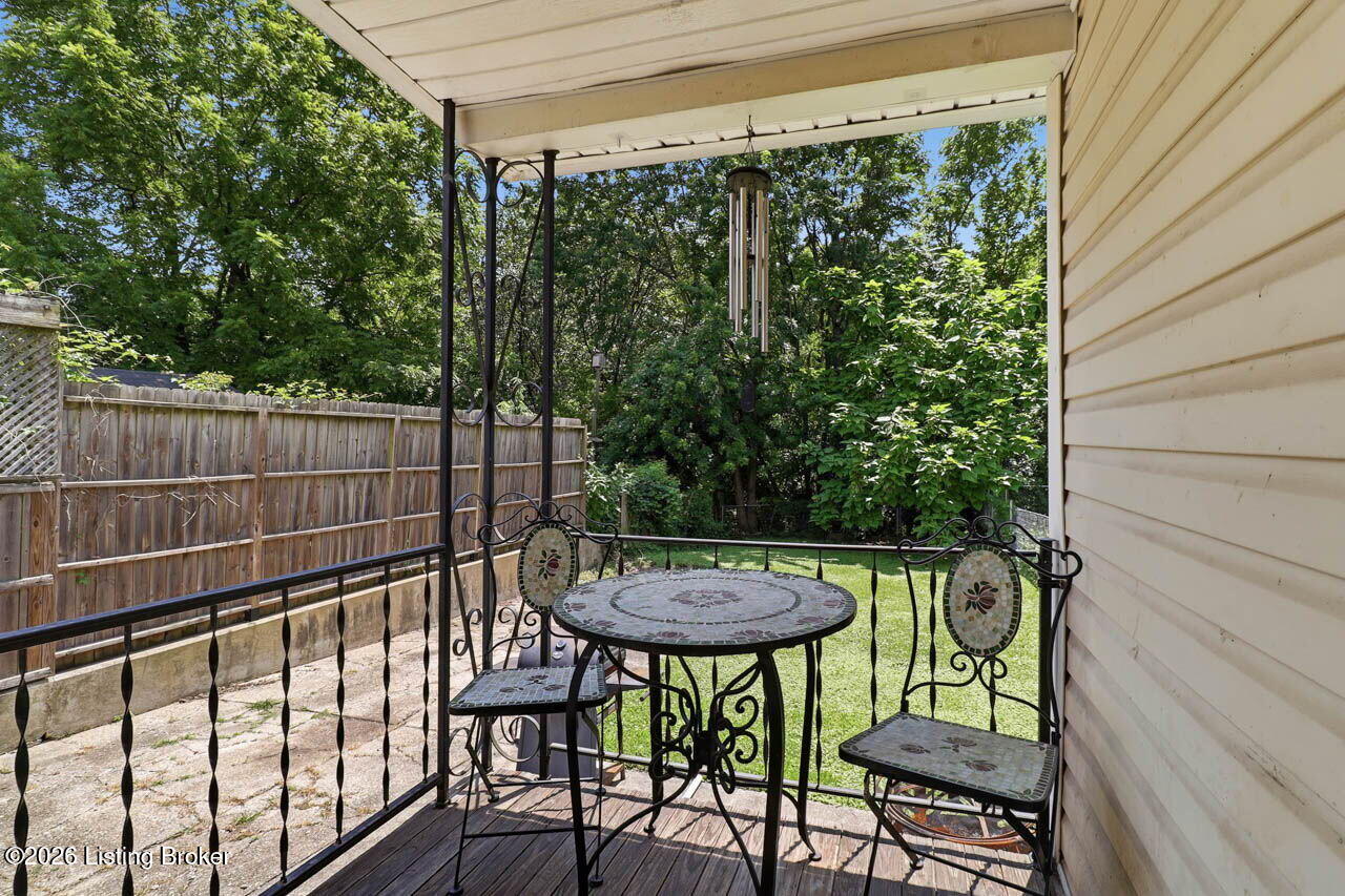 1070 Highland Ave