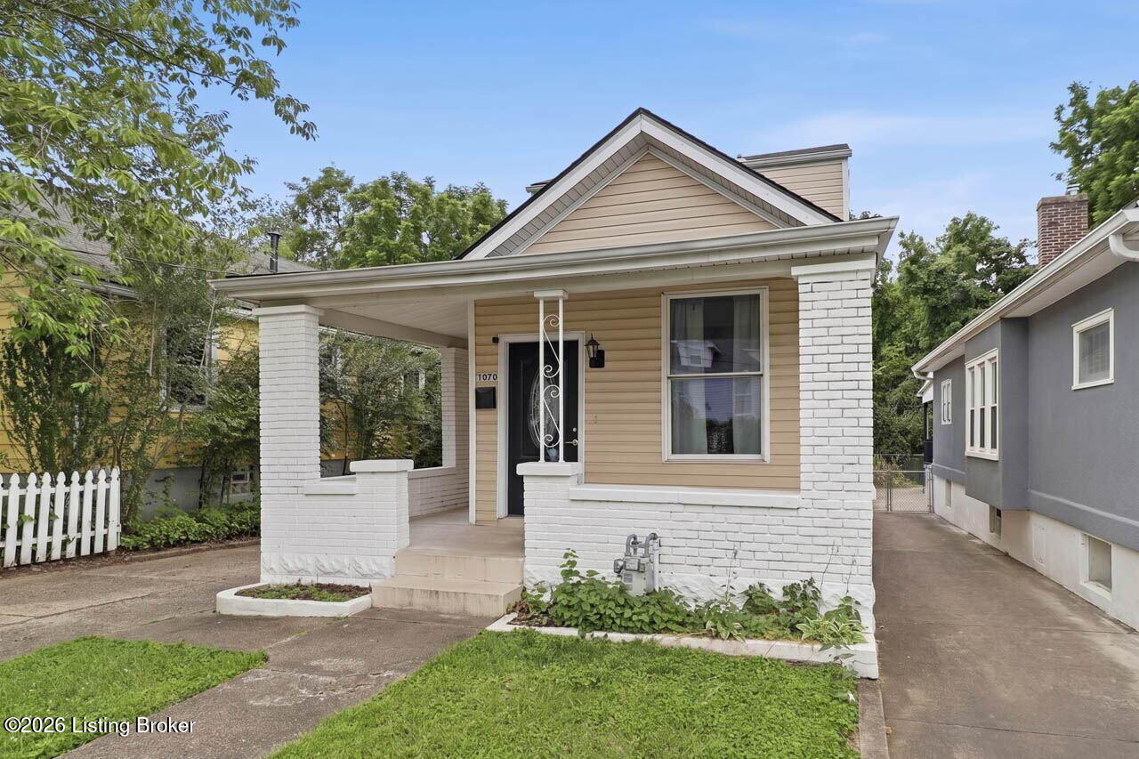 1070 Highland Ave