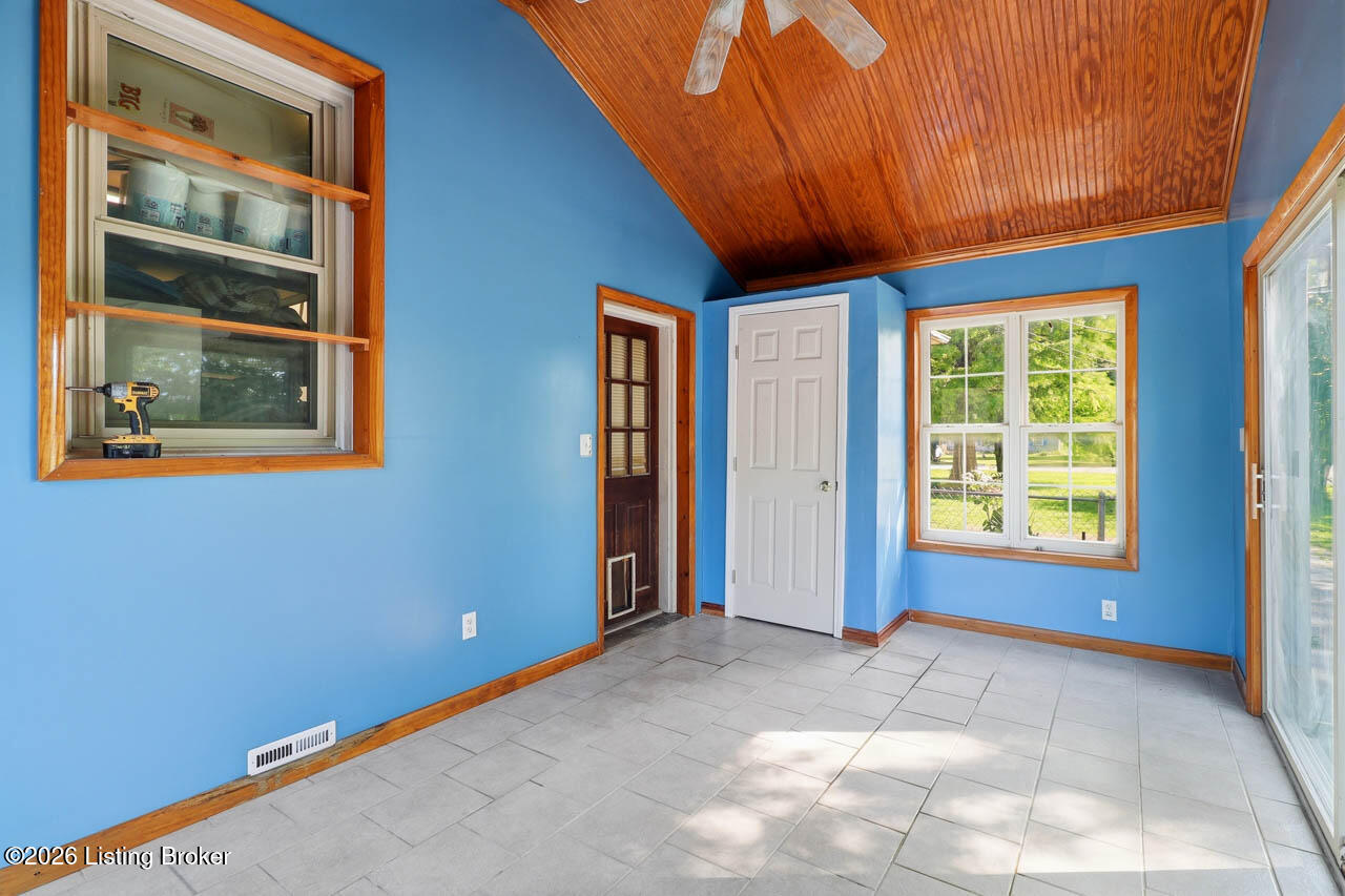 6701 Scenic Trail