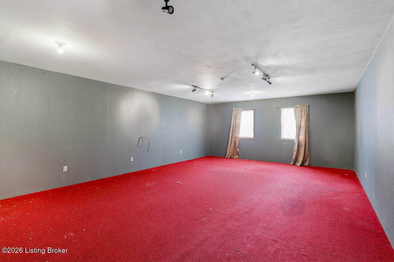 306 Pats Ln