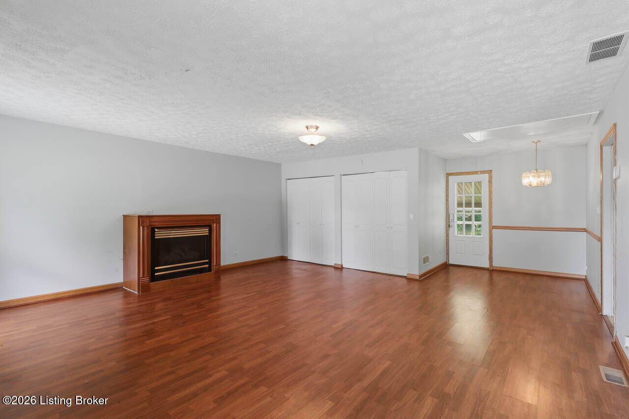 306 Pats Ln