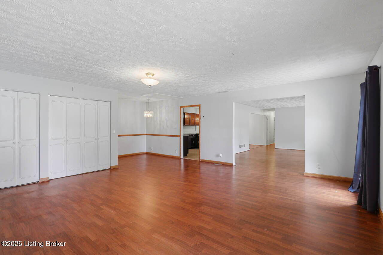 306 Pats Ln