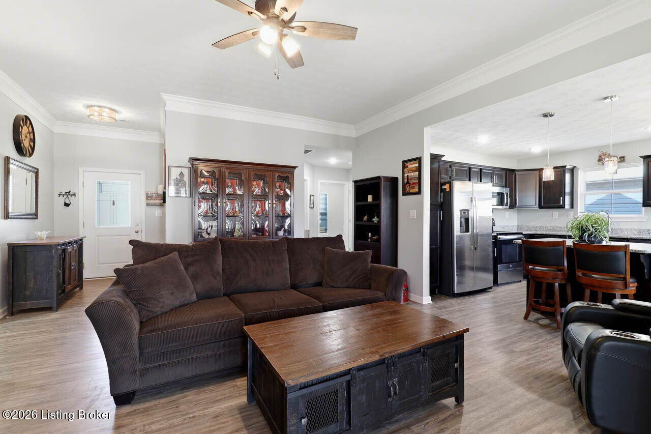 10917 Hidden Trail Ct