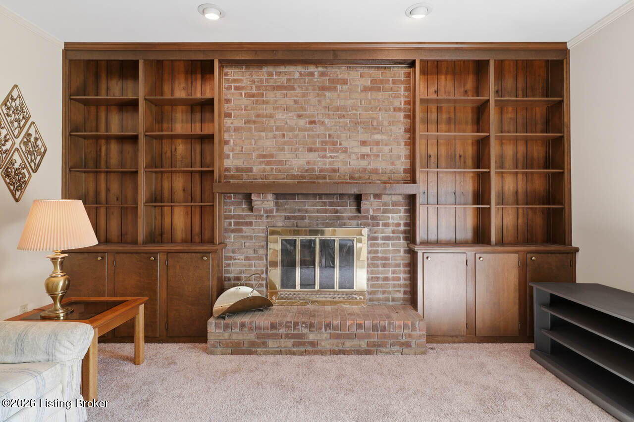 7419 Sunset Ln