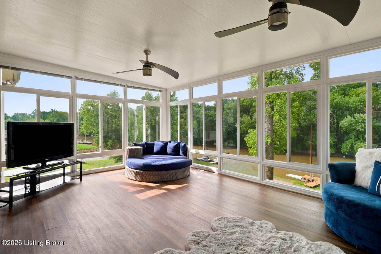 5415 River Creek Ct