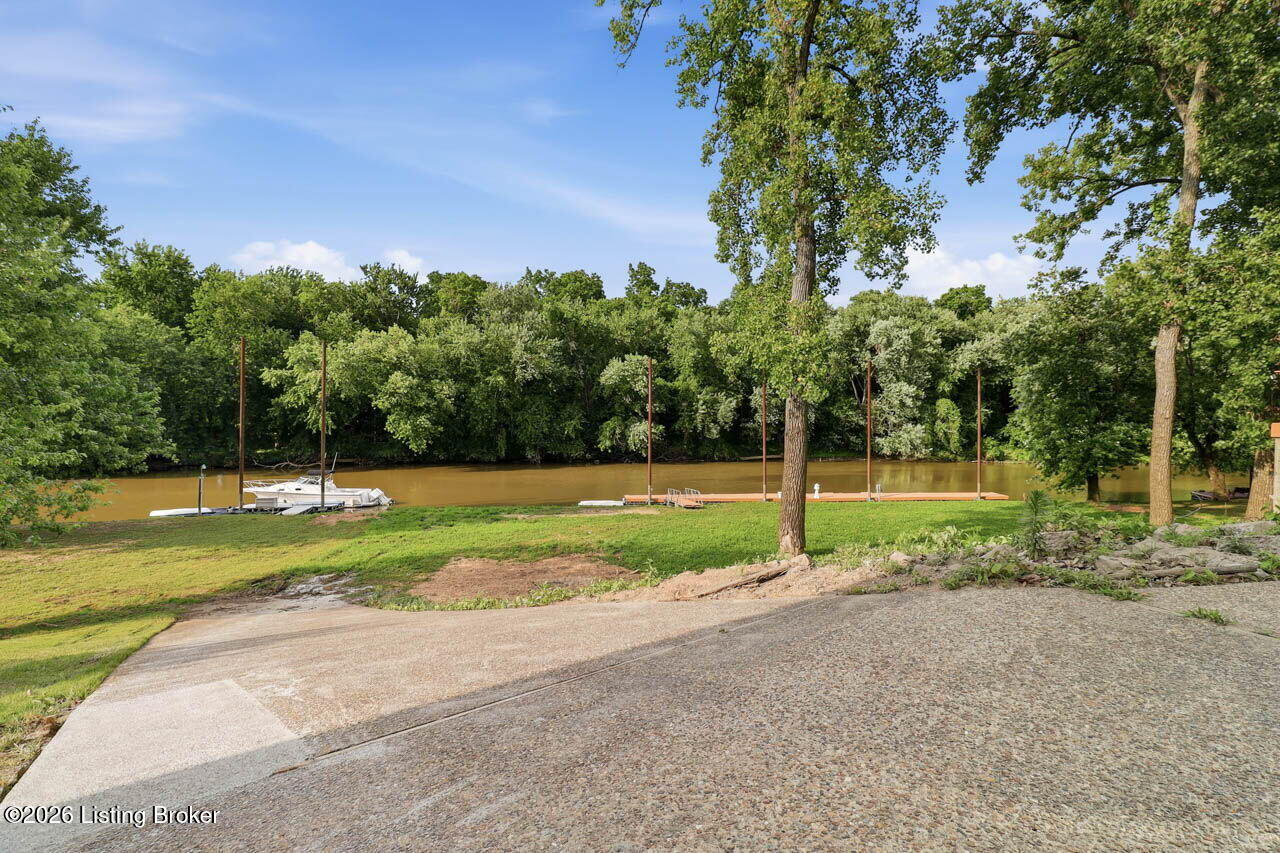 5415 River Creek Ct