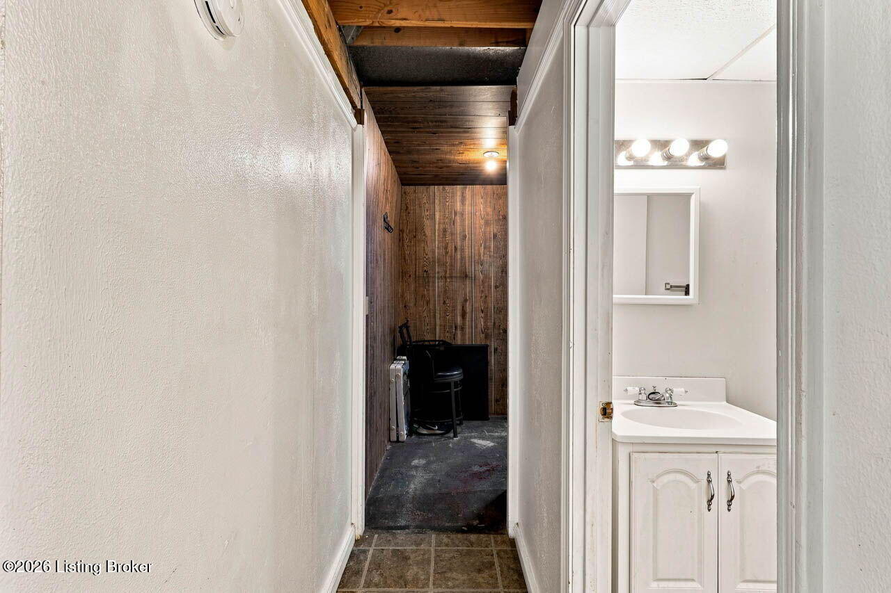 6609 Monty Ln