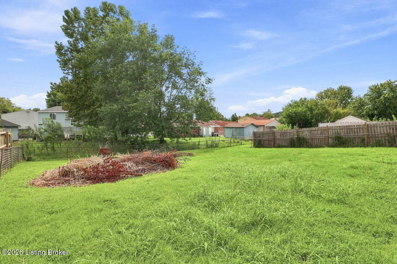 3716 Hillview Blvd