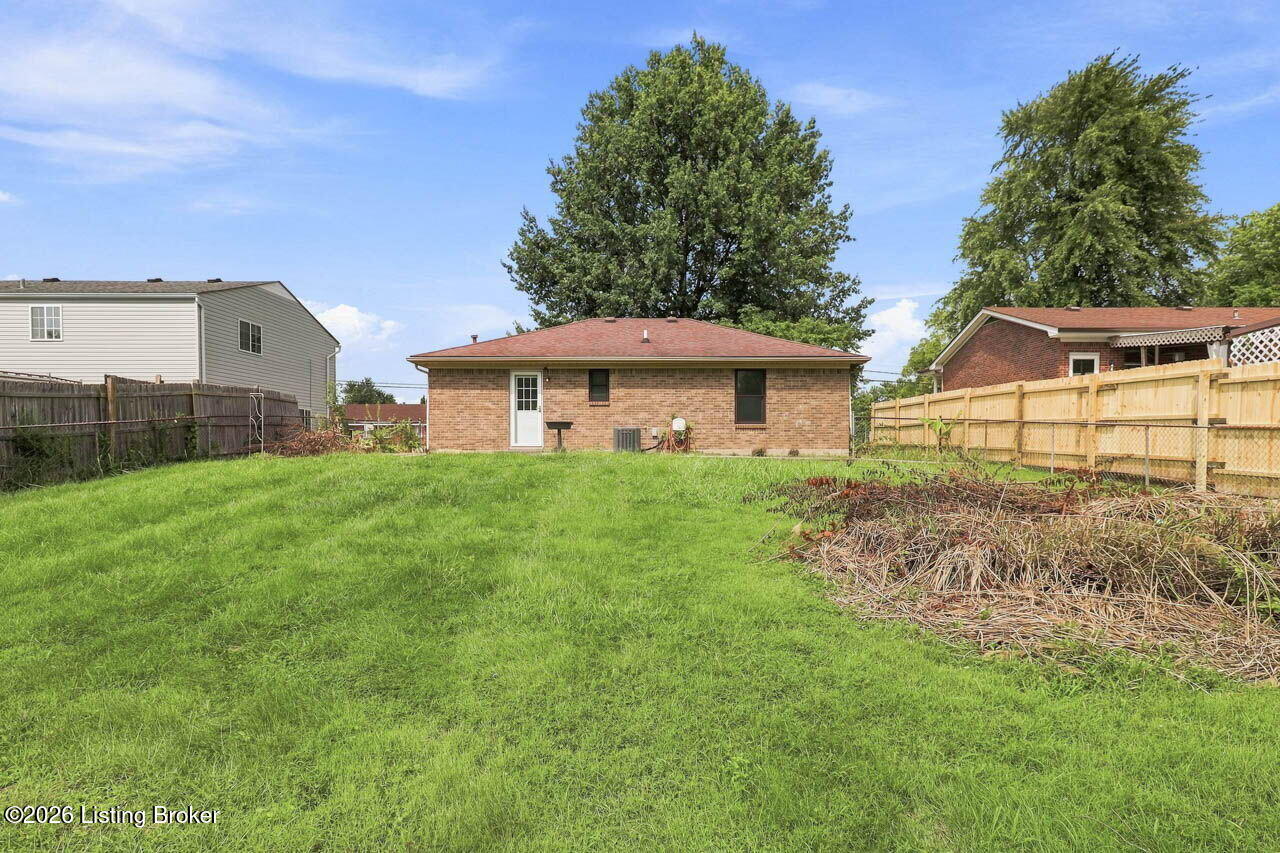 3716 Hillview Blvd