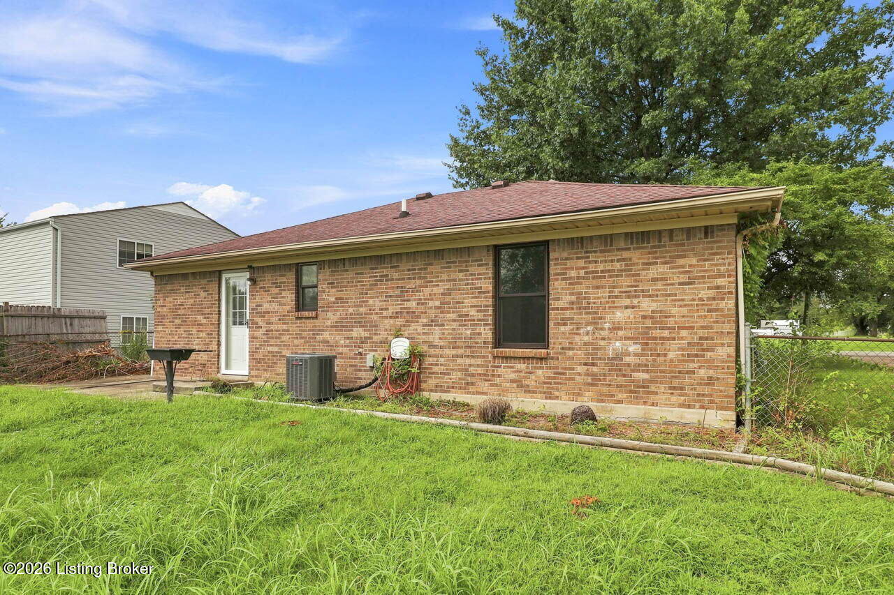 3716 Hillview Blvd