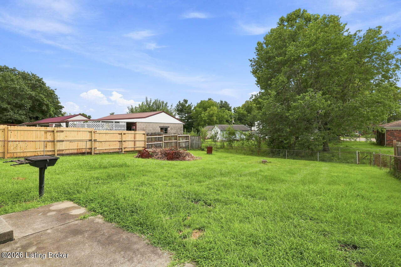 3716 Hillview Blvd