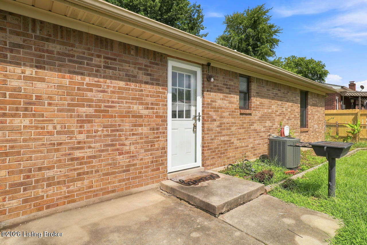 3716 Hillview Blvd