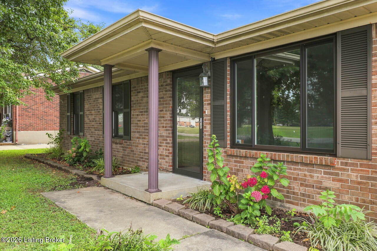 3716 Hillview Blvd
