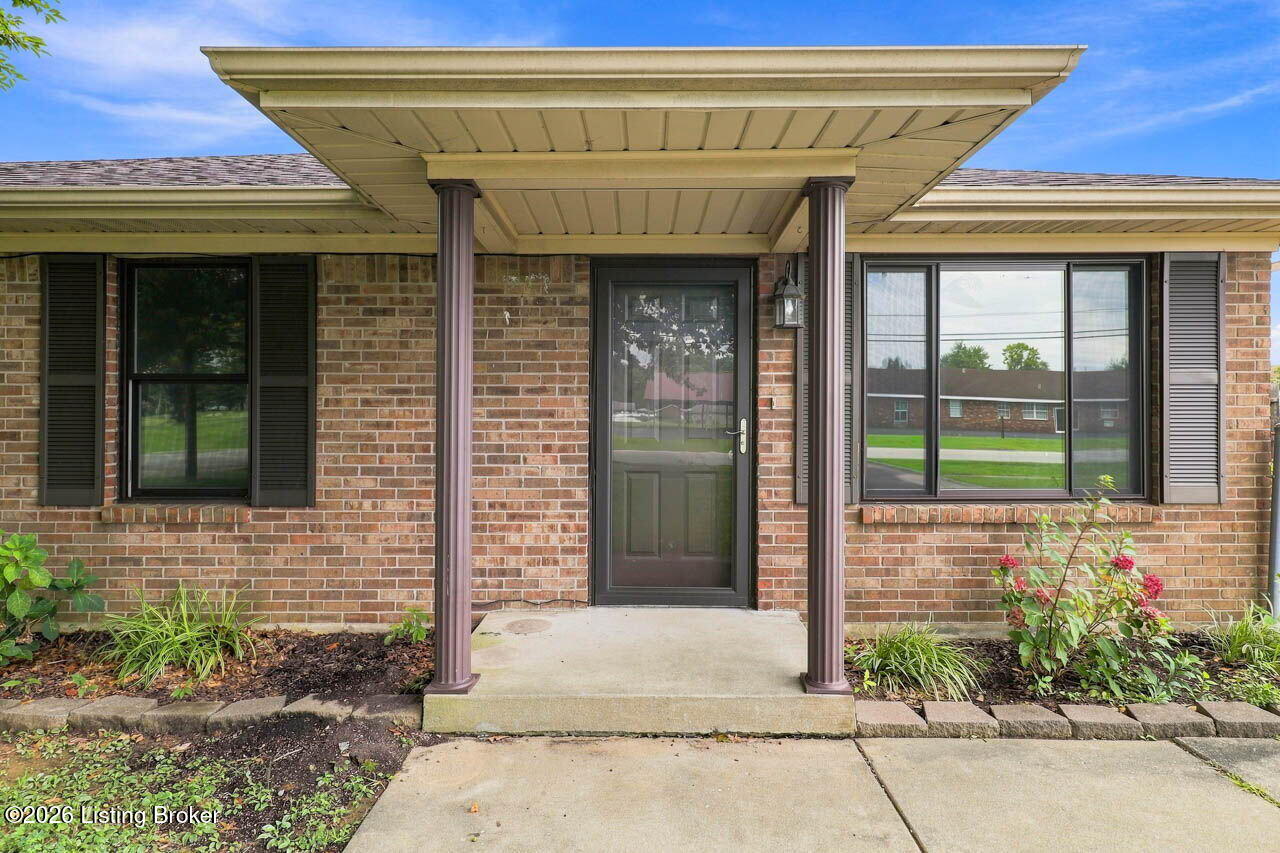 3716 Hillview Blvd